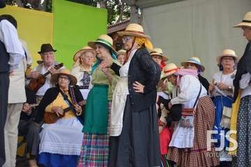 Folclore, artesanía, zumba y fotografía se dan la mano en Los Llanos (Foto Francisco Javier Santana y TA)